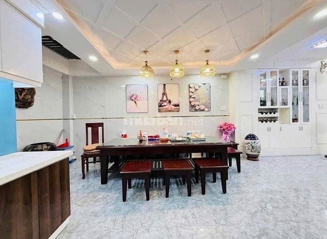 Đi nước ngoài định cư bán gấp nhà ở đường Xô Viết Nghệ Tĩnh, P19, BT