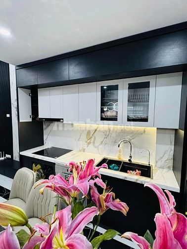 Rất Đẹp, Bán Mặt Phố Huế, Phố Bạch Mai, HBT: 288m2, Mặt tiền 13.6m, KD