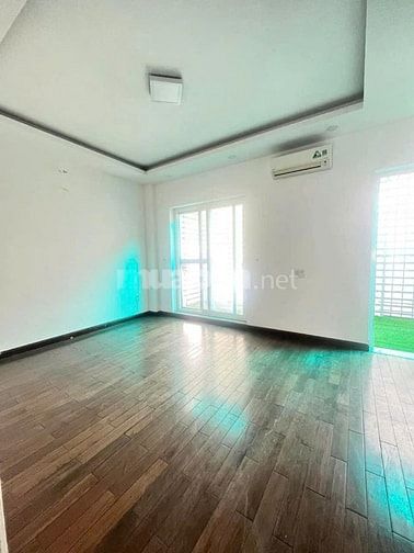 Cho thuê nhà 7x20m, hầm, trệt, 3 lầu đường Nguyễn Hoàng, P. An Phú, Q2