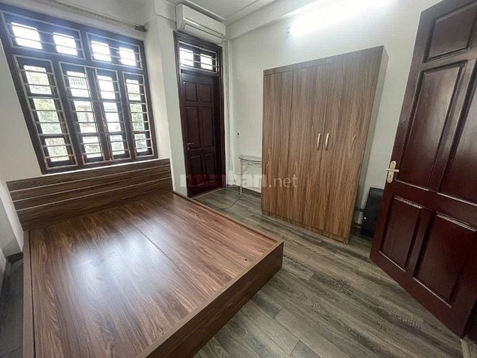 CC bán nhà 40m2x5 tầng phố Nguyễn Ngọc Vũ. Giá 8,6 tỷ. 