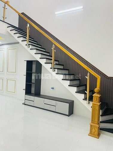 Tỉnh Lộ 10, Hẻm xe hơi, 40m2 thổ cư, Sổ hồng, 2 tỷ 200 còn bớt !!!