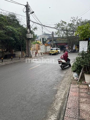 Cho thuê mặt bằng làm văn phòng, kinh doanh, 18m2. 95 phố Gia Quất