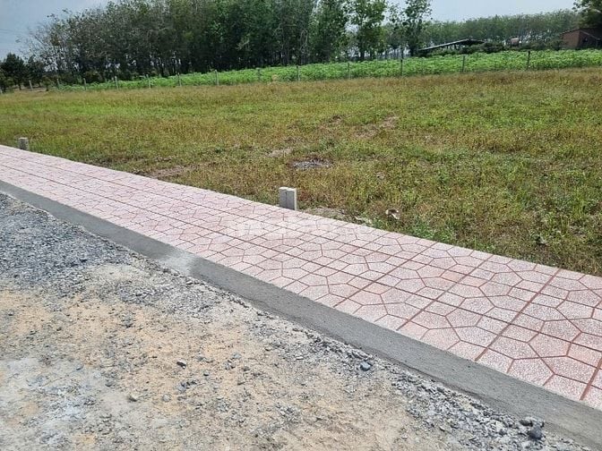 332m2 full thổ cư. Đất 2 mặt tiền. Gần KCN. 680tr