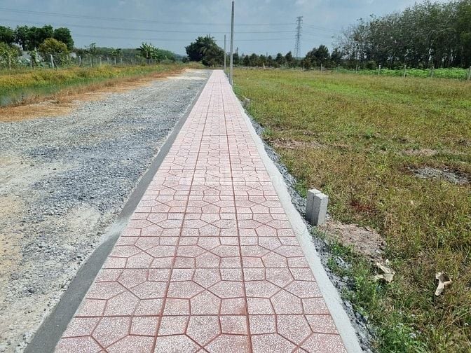 332m2 full thổ cư. Đất 2 mặt tiền. Gần KCN. 680tr