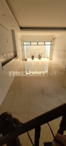 Cho thuê nhà xưởng diện tích 300m2 giá 12 triệu.