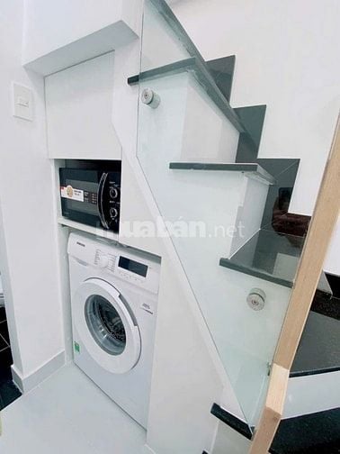 Nhà mới SHR dtich 8m2 đúc 2 lầu 2pn 3wc Huỳnh Văn Bánh, Q.Phú Nhuận