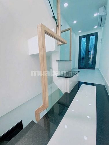 Nhà mới SHR dtich 8m2 đúc 2 lầu 2pn 3wc Huỳnh Văn Bánh, Q.Phú Nhuận