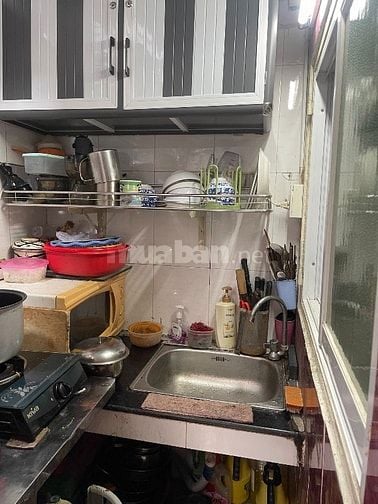 CHO THUÊ NHÀ 2 LẦU QUẬN 1 DT 75M2 11.5 TRIỆU NỘI THẤT TIỆN NGHI. NGAY 