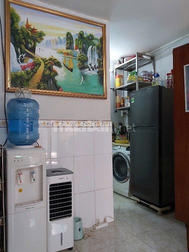 CHO THUÊ NHÀ 2 LẦU QUẬN 1 DT 75M2 11.5 TRIỆU NỘI THẤT TIỆN NGHI. NGAY 