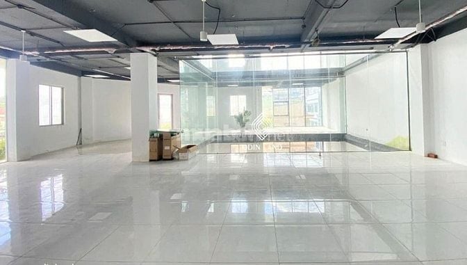 Tòa nhà vp 11x17m, 7 tầng thng máy, HĐT 180 triệu, Hoàng Dư Khương,Q10