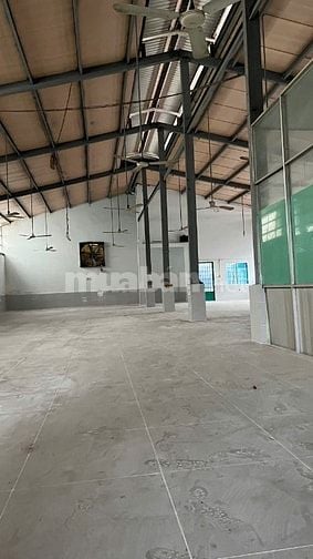 Cho thuê kho xưởng 20m x 30m Đường Trường Chinh - Nguyễn Văn Quá