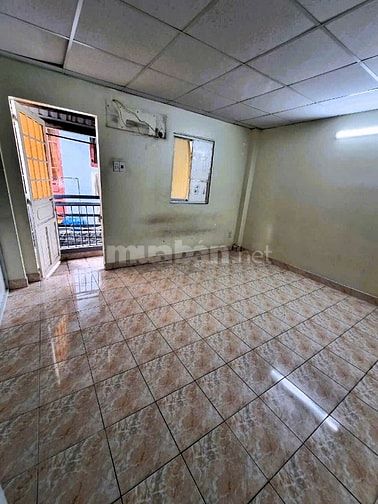 Bán nhà 2 tầng, 32m2, 3 tỷ - trong chợ Tam Hà