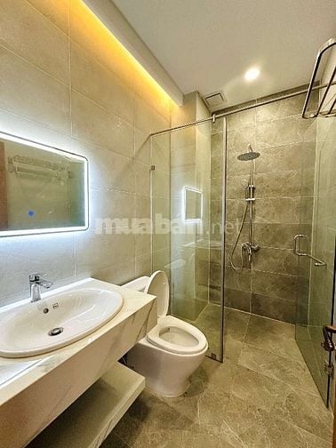 Bán nhà Lê Quang Định 68m2 ( 4,6*14 )-ô tô 7 chỗ ngủ trong nhà, 6 tầng