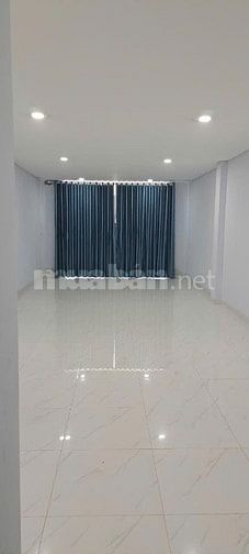 Nhà MT Nguyễn Trãi, P11, Quận 5; Tổng DT 505m², 4,1m x 30m, nở hậu 10m