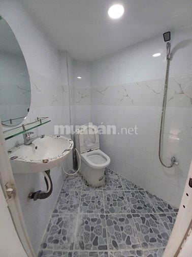 Bán nhà hẻm 270/ Hoà Hảo, P.4, Q.10 - 2PN 2WC - GIÁ 2,92 tỷ (TL)