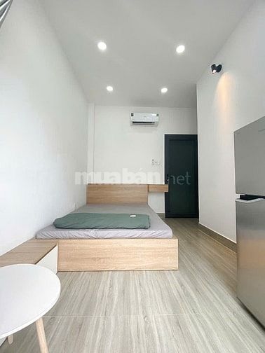 Phòng 20m2-4,5tr ban công, full nội thất ngay CV Gia Định, Sân bay TSN