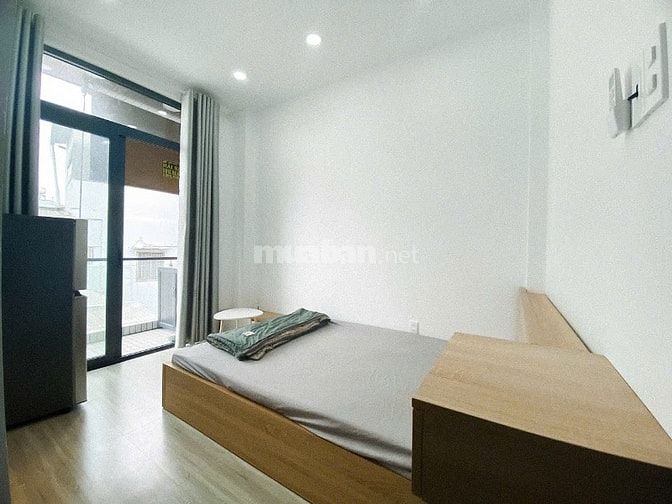 Phòng 20m2-4,5tr ban công, full nội thất ngay CV Gia Định, Sân bay TSN