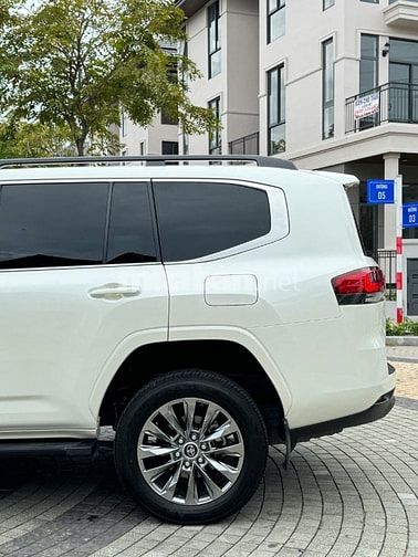 🅰️ TOYOTA LANDCRUISER LC300▪️[ Date 2022 ĐKLĐ 3.2023 / Một đời chủ