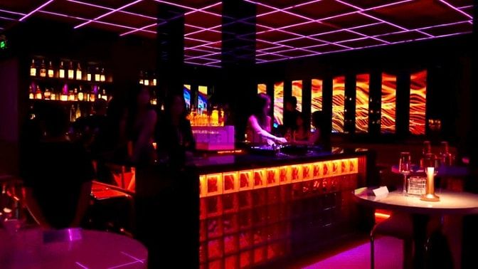 SANG NHƯỢNG QUÁN BAR KHU VIP QUẬN 1