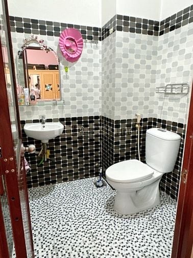 Nhà Hương lộ 2, 4x16m , 3 phòng ngủ , 3wc . 5tỷ 500, còn TL