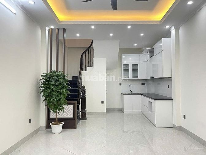 Cần bán nhà ở Nguyễn Chí Thanh, Đống Đa 80m2, 5 tầng chỉ 9 tỷ