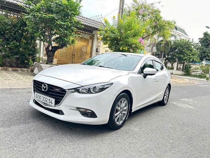 Bán xe Mazda 3 1.5 sedan. Sản Xuất 2018. Màu Trắng