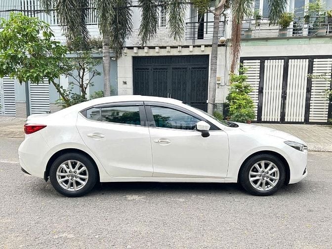 Bán xe Mazda 3 1.5 sedan. Sản Xuất 2018. Màu Trắng