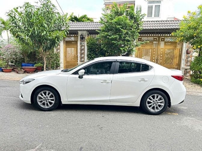 Bán xe Mazda 3 1.5 sedan. Sản Xuất 2018. Màu Trắng