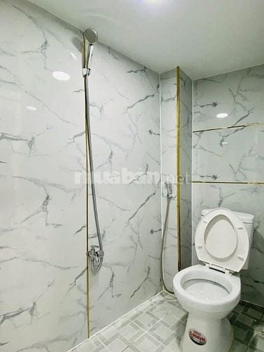 Cô Tư gửi bán gấp căn nhà Trần Hữu Trang 36m2 sát Chợ, Giá 1tỷ750, SHR