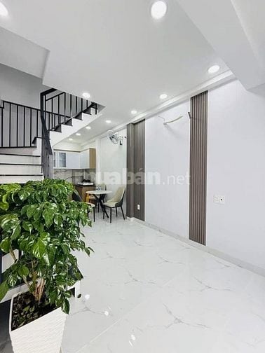 Cô Tư gửi bán gấp căn nhà Trần Hữu Trang 36m2 sát Chợ, Giá 1tỷ750, SHR