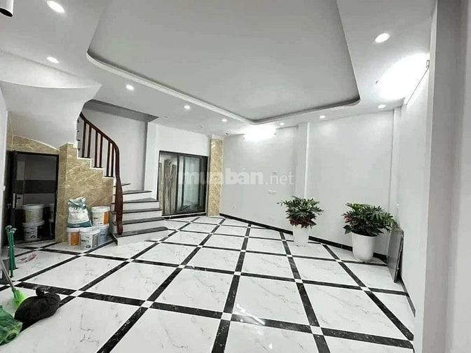 Bán nhà Định Công Hạ, Hoàng Mai, 42m2, 5 tầng, thang máy, lô góc, MT 4