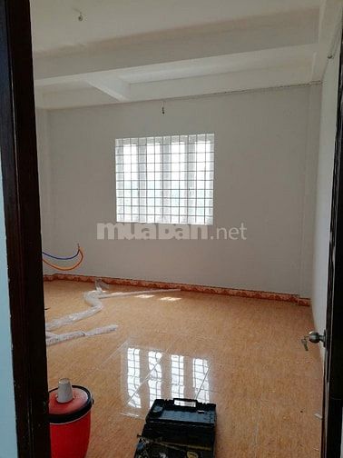 Bán nhà 4 tầng và Kho mặt tiền nhựa 10m lề 4m. DT 18x40m nở hậu 5m.