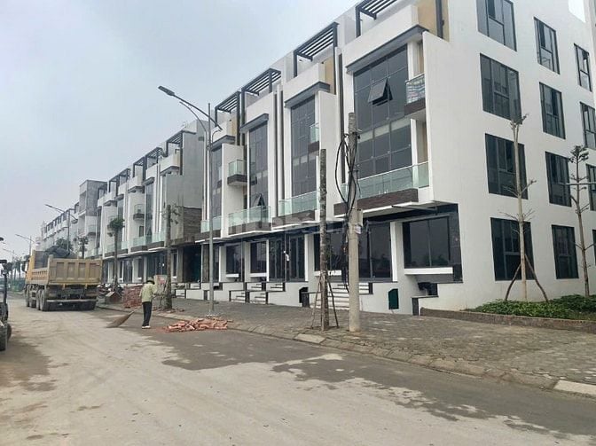 Bán góc chính đường 20.5m B2.2 BT10-40 Thanh Hà Cienco 5 giá đầu tư