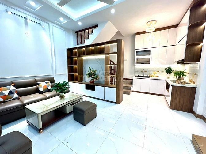 Cần bán nhà Mặt phố Trung Hòa, Cầu Giấy, 90m2, 5 tầng mặt tiền 5m