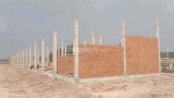 Nhà mặt tiền 150m2 , 2 phòng ngủ, đường D7 ,TT Lai Uyên, Bàu Bàng