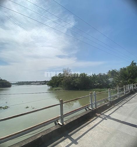 Chính chủ cần bán miếng đất 551m Có sẵn nhà và 200m thổ cư