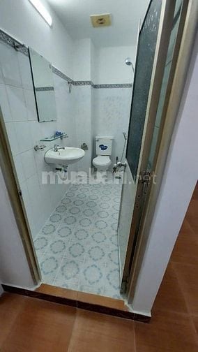 Nhà bán dg 15 Tân Quy, q7 6 phòng ngủ, 6 toilet, nhà đẹp 