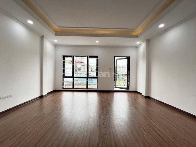 Bán nhà ngõ 101 Trích Sài, Tây Hồ 42m2 MT 5.6m, Thang máy, 2mặt thoáng