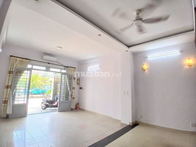 Cho thuê nhà nguyên căn đường Nguyễn Duy Trinh Quận 2 (100m2) 18 tr/m2