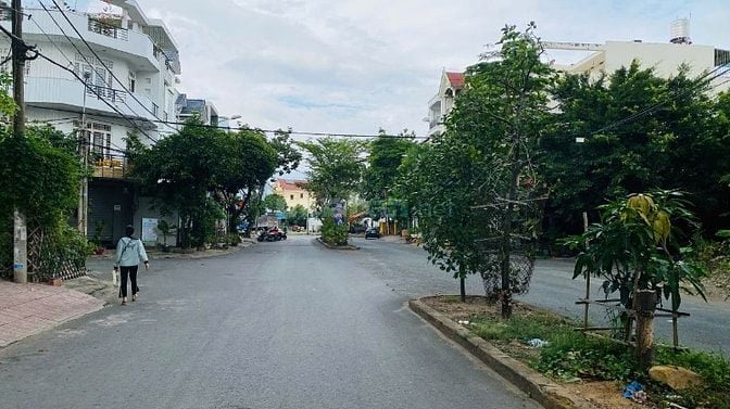 Cho thuê nhà nguyên căn đường Nguyễn Duy Trinh Quận 2 (100m2) 18 tr/m2