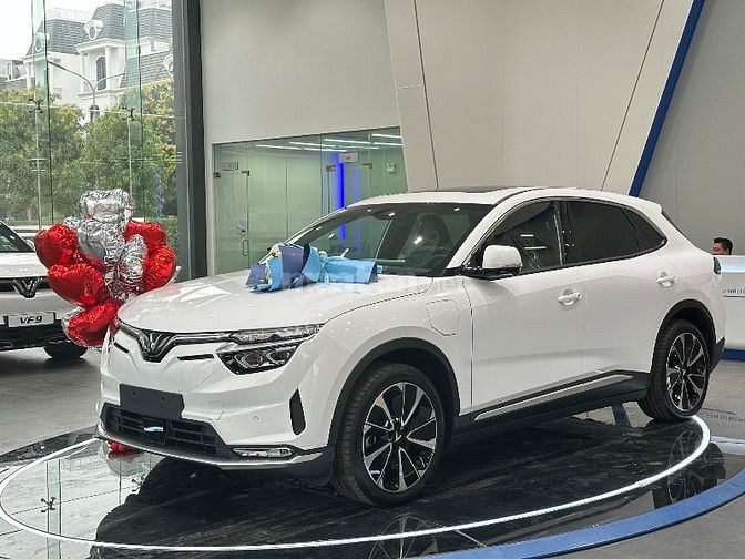 VF8 plus sẵn xe giao ngay mới 
