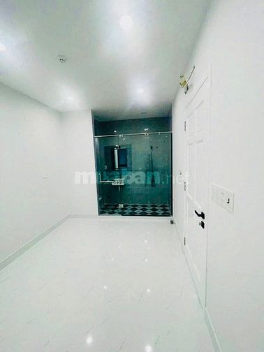 Nhà mới, Mặt tiền, có thang máy, 5 tầng,(4.1x36.5m) Âu Dương Lân Q8