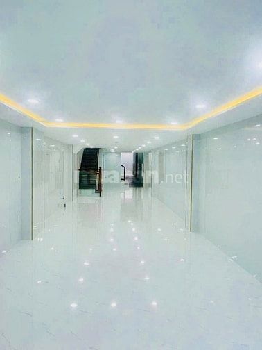 Nhà mới, Mặt tiền, có thang máy, 5 tầng,(4.1x36.5m) Âu Dương Lân Q8