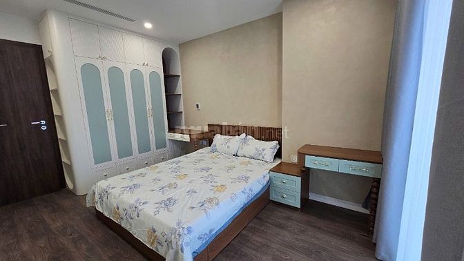 Chính chủ cần bán căn 3 ngủ tầng cao chung cư Sunshine Golden River 