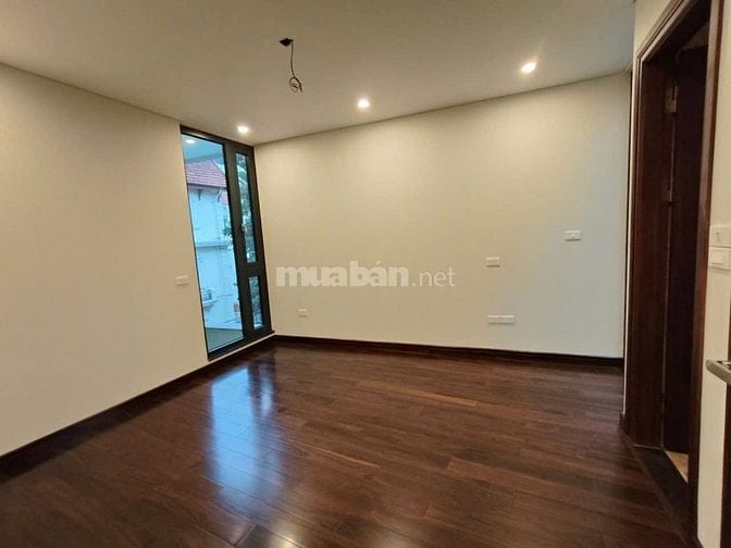 Cho thuê 4 tầng diện tích 300m2 khu Phố Tô Ngọc Vân, Tây Hồ,Hà Nội 