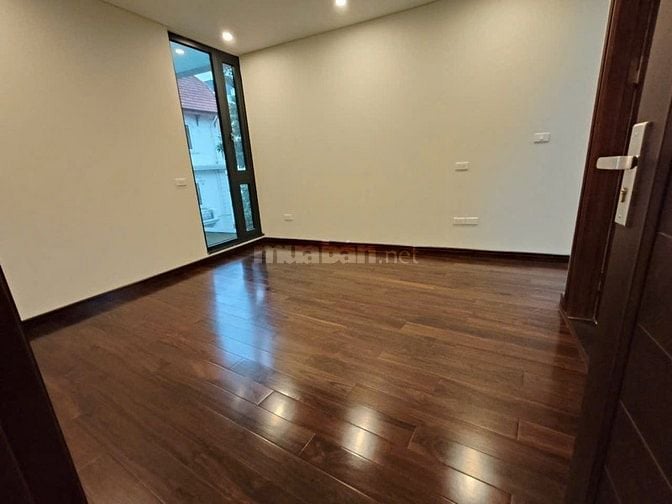 Cho thuê 4 tầng diện tích 300m2 khu Phố Tô Ngọc Vân, Tây Hồ,Hà Nội 