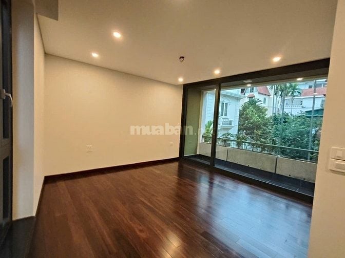 Cho thuê 4 tầng diện tích 300m2 khu Phố Tô Ngọc Vân, Tây Hồ,Hà Nội 