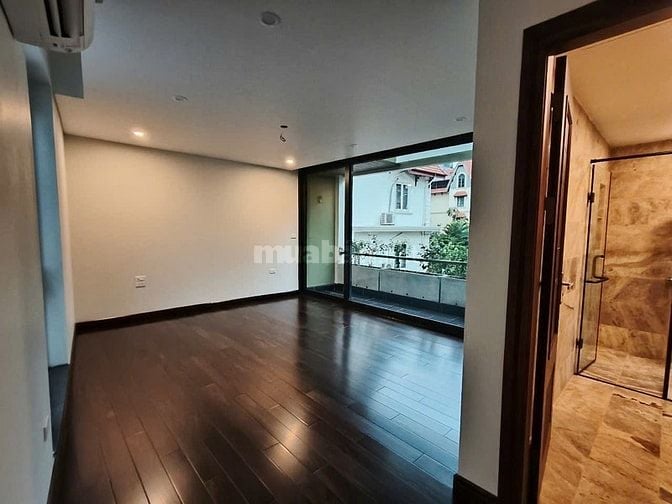 Cho thuê 4 tầng diện tích 300m2 khu Phố Tô Ngọc Vân, Tây Hồ,Hà Nội 