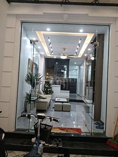 Bán nhà Hoàng Văn Thụ, Hoàng Mai, 65m2, 5 tầng, thang máy, full nội th