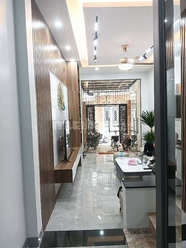 Bán nhà Hoàng Văn Thụ, Hoàng Mai, 65m2, 5 tầng, thang máy, full nội th